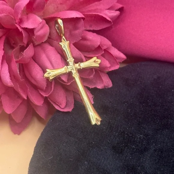 Yellow Gold 1.5” cross necklace pendant - Picture 9 of 13